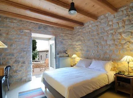 Antares Mani Apartment