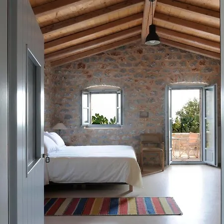 Antares Mani Apartment *